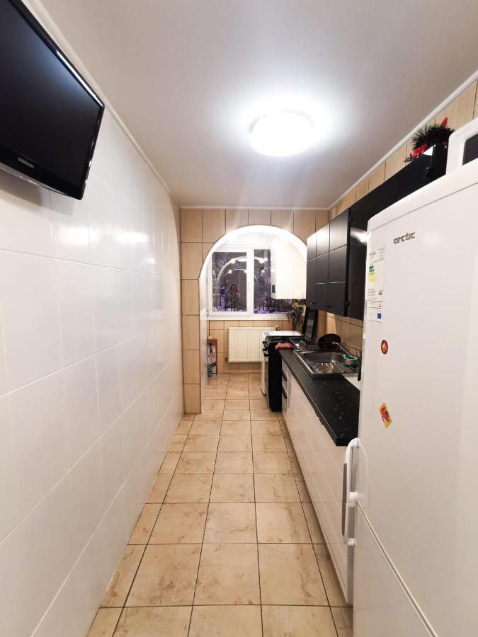 105500 Apartment Buşteni Eksteriør bilde